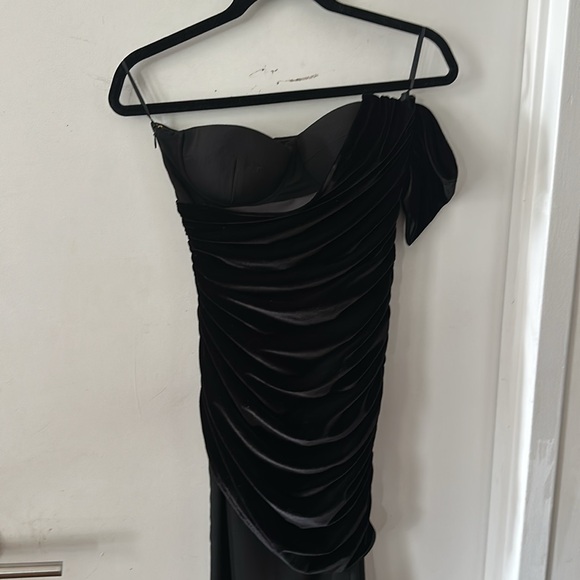 Misha Collection Marietta Dress Black Velvet - Picture 7 of 9